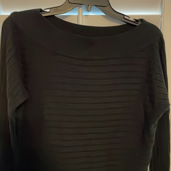 NWT soft, lightweight black sweater. Cuffed sleeves, size Medium - Picture 4 of 5
